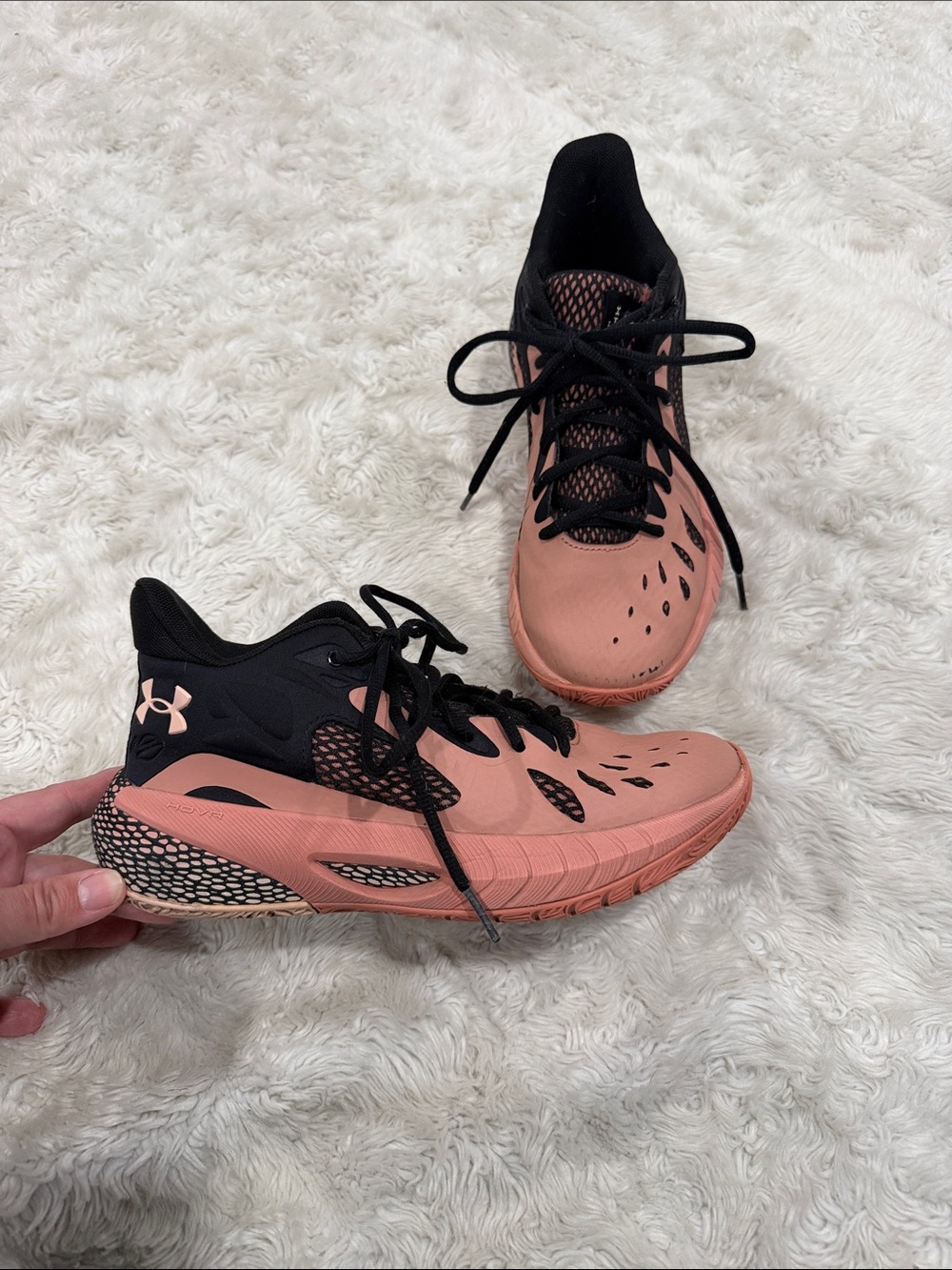 Under Armour Woman's HOVR Havoc‎ 3 basketball shoes in the Mocha Size 7